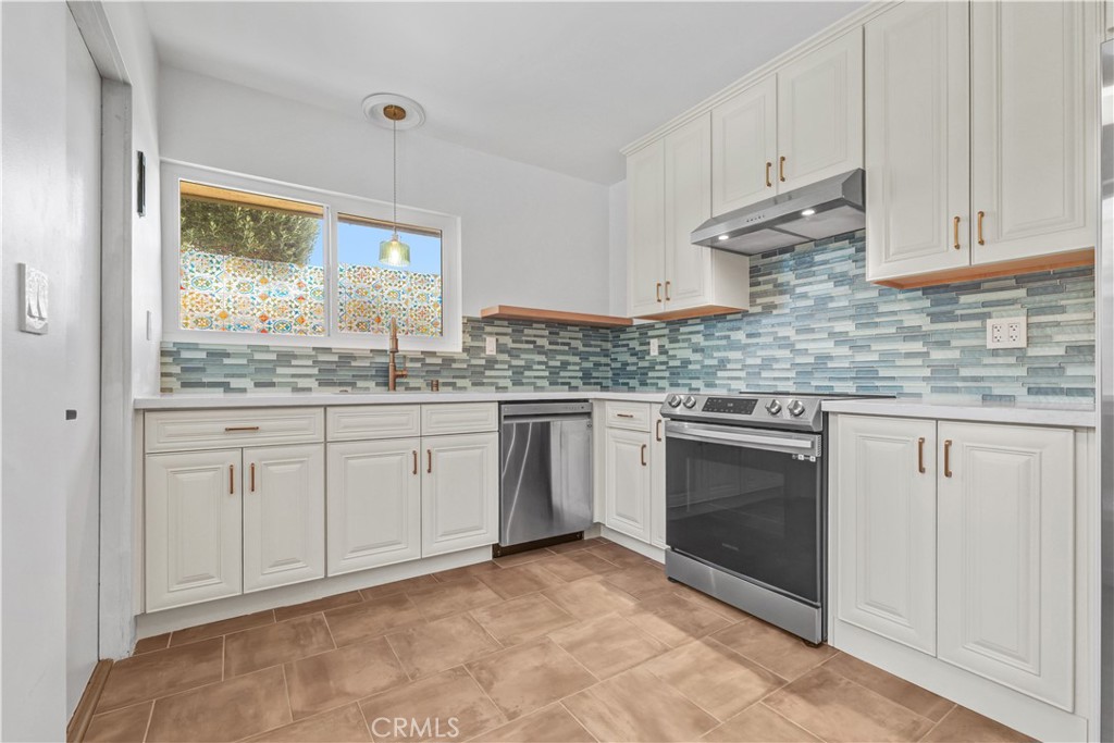 999 E Valley 56 Property Photo 2