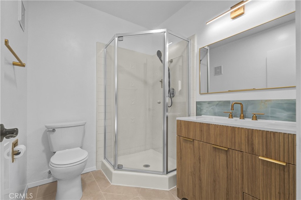 999 E Valley 56 Property Photo 17