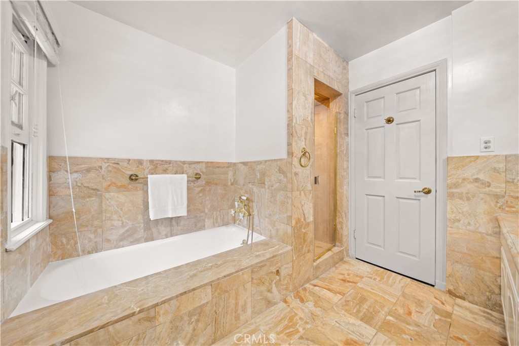 2915 Woodlawn Avenue Property Photo 27