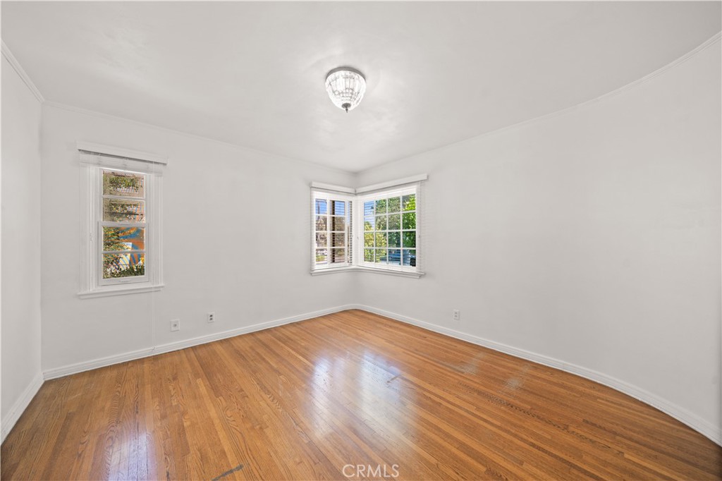 2915 Woodlawn Avenue Property Photo 33