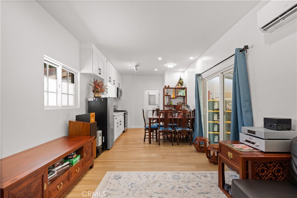 2915 Woodlawn Avenue Property Photo 41
