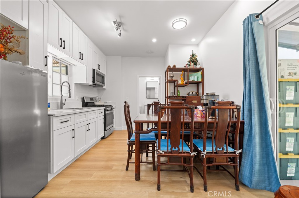 2915 Woodlawn Avenue Property Photo 43