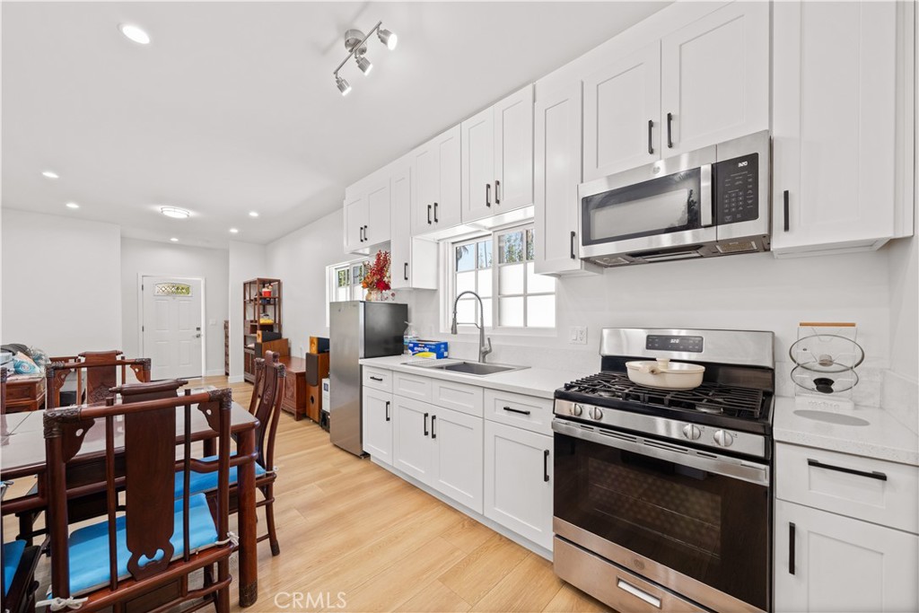 2915 Woodlawn Avenue Property Photo 44