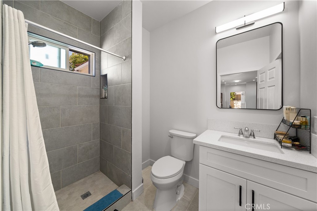 2915 Woodlawn Avenue Property Photo 47