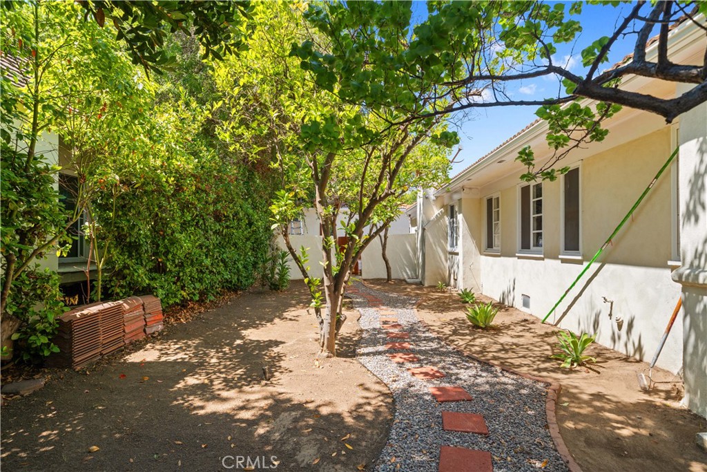 2915 Woodlawn Avenue Property Photo 58