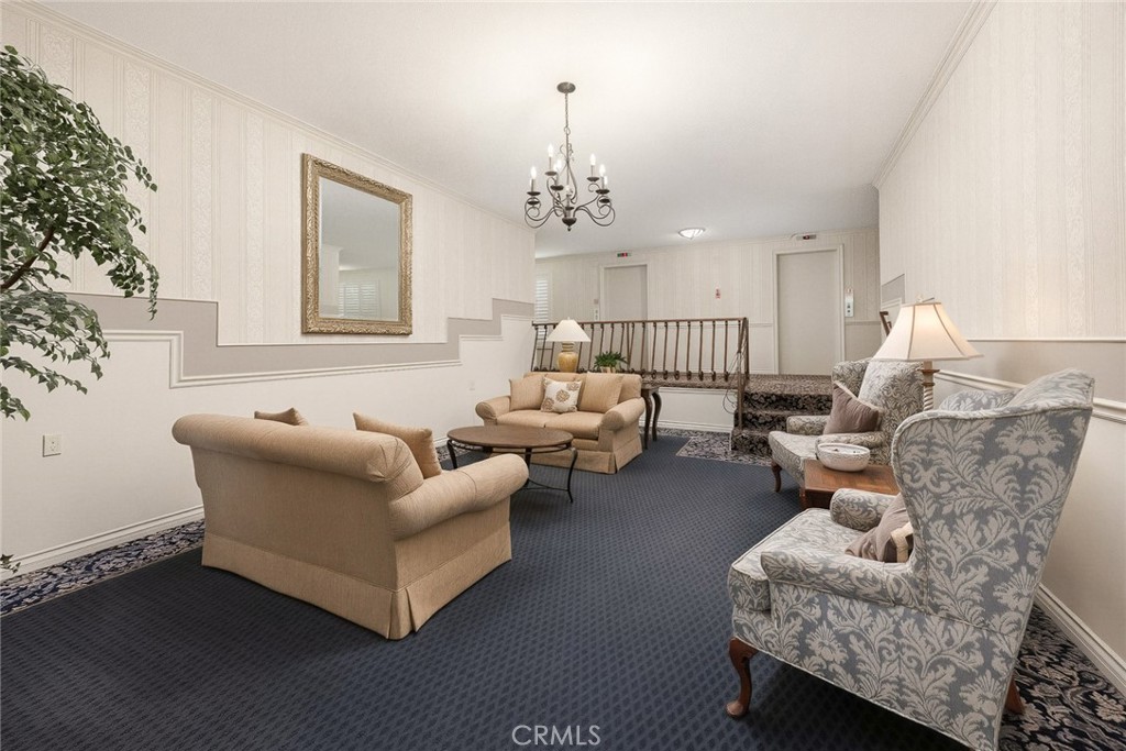 420 S Madison 213 Property Photo 6