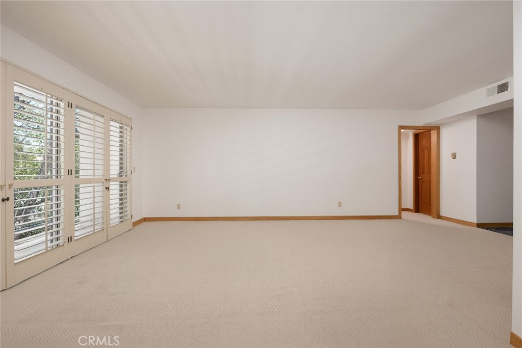 420 S Madison 213 Property Photo 15