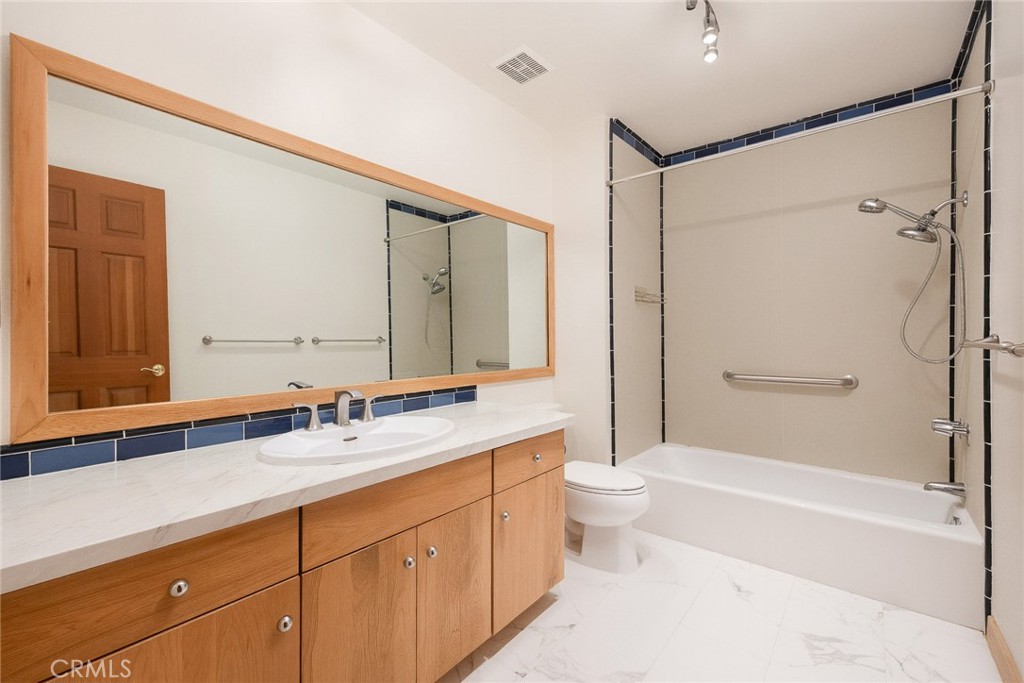420 S Madison 213 Property Photo 28