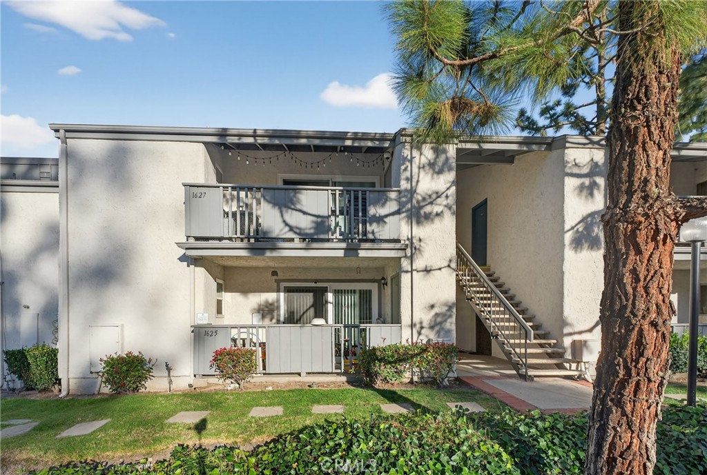 1627 Brea Boulevard Property Photo 1