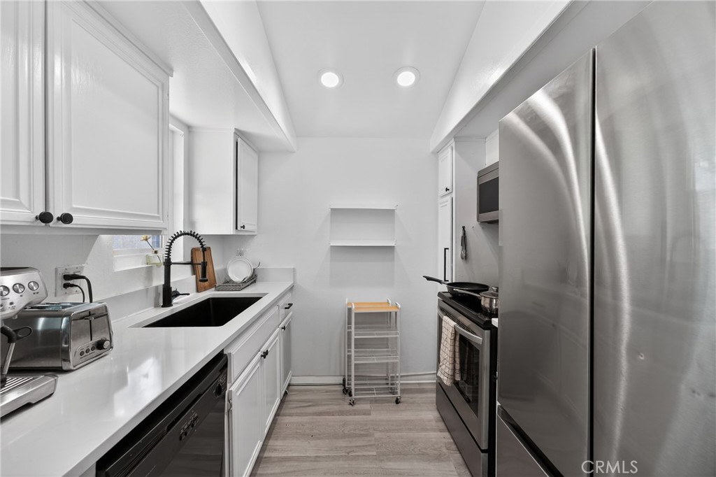 1627 Brea Boulevard Property Photo 11