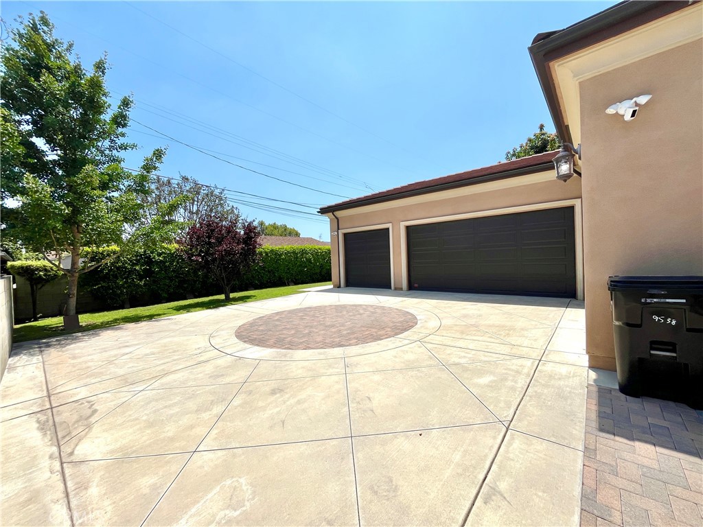 9538 Blackley Street Property Photo 4