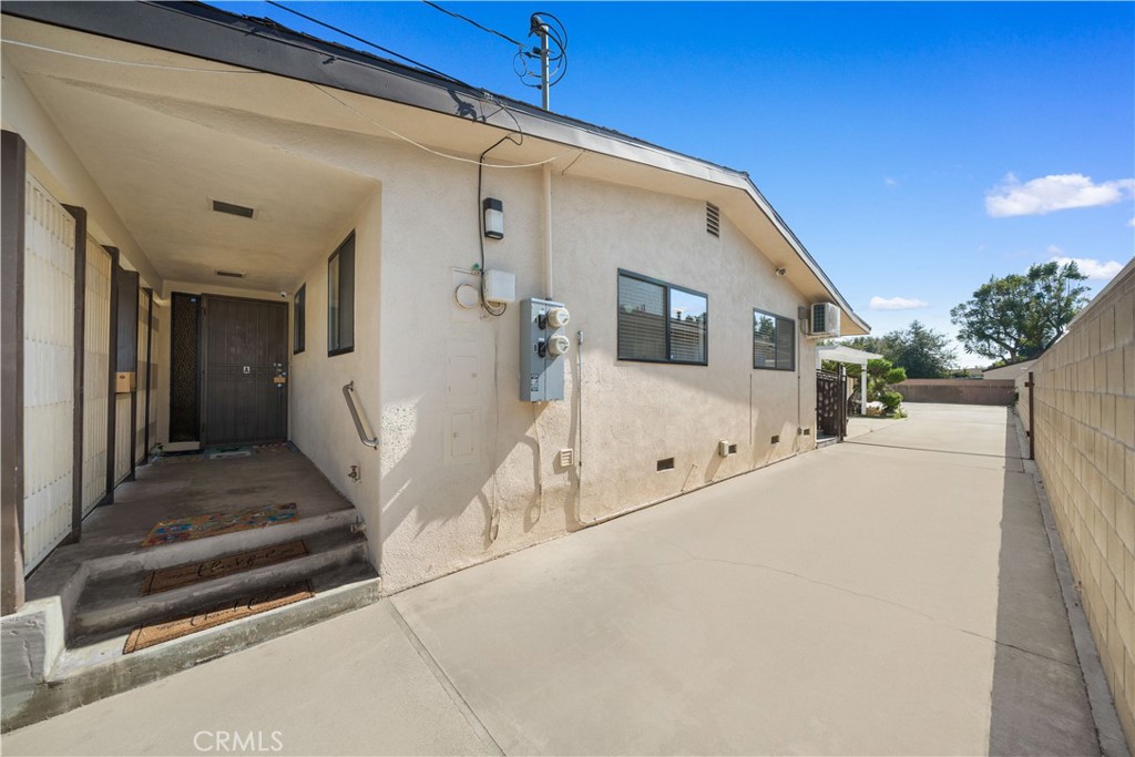 5341 Golden West Ave Property Photo 4