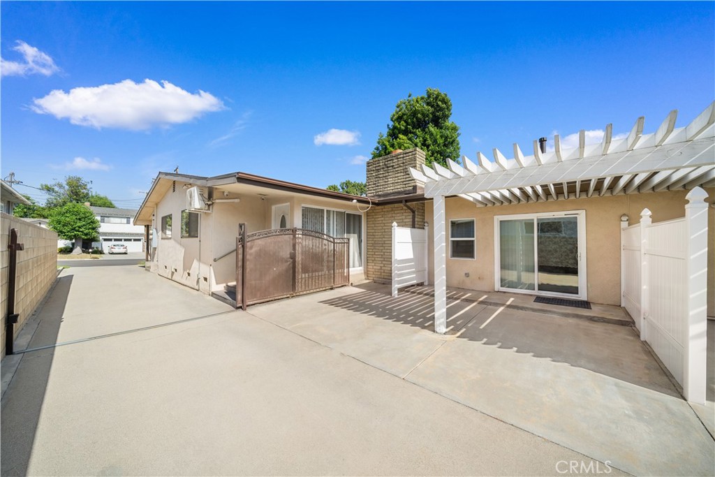 5341 Golden West Ave Property Photo 6