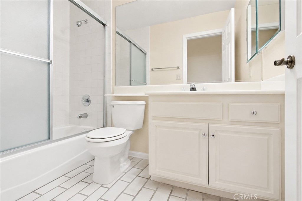 923 E Ocean 5 Property Photo 8