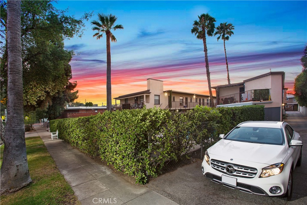 308 310 Pasadena Property Photo 3