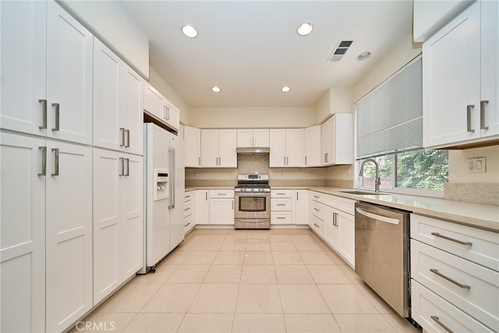 3249 E Drycreek Property Photo 8