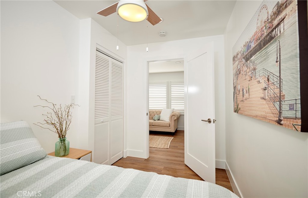 728 Euclid D Property Photo 6