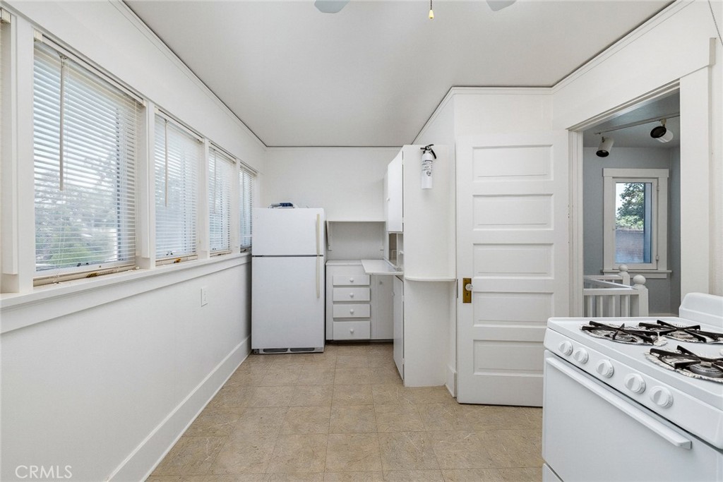 109 S Cordova Street Property Photo 37