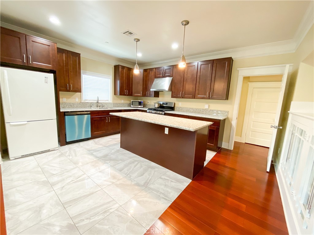 113 Sunset Avenue Property Photo 2