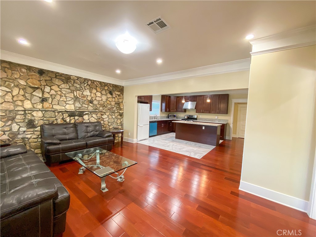 113 Sunset Avenue Property Photo 4