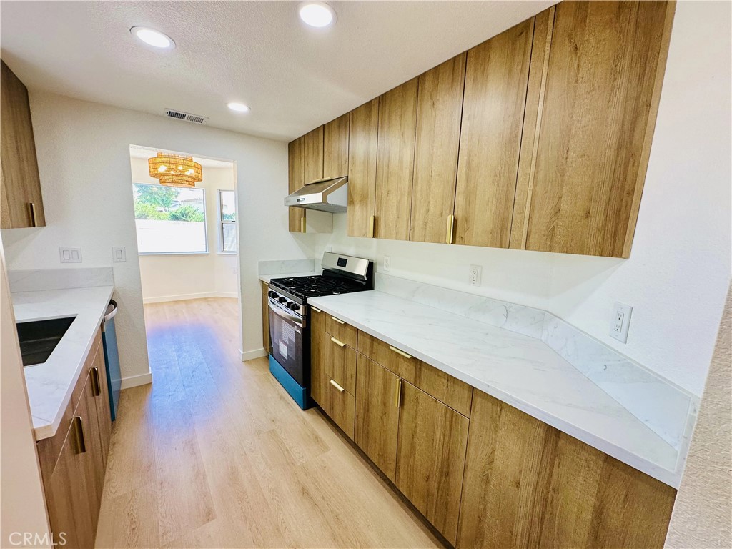 2498 Daybreak Property Photo 6