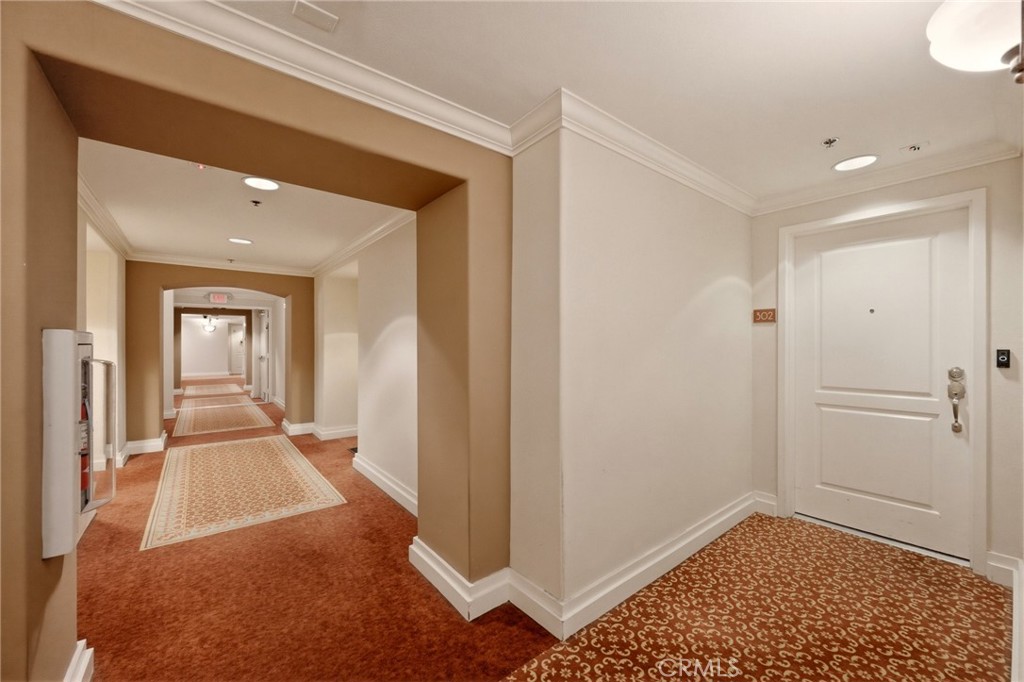 580 W Main Street 302 Property Photo 8