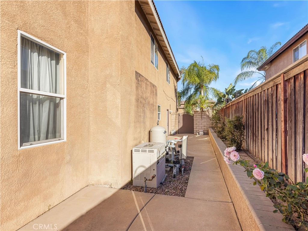 41129 Arron Court Property Photo 7