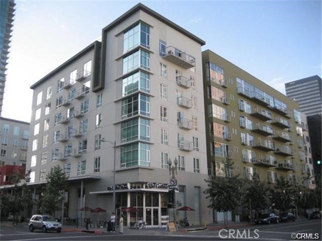 645 W 9th Street 618 Property Photo 1
