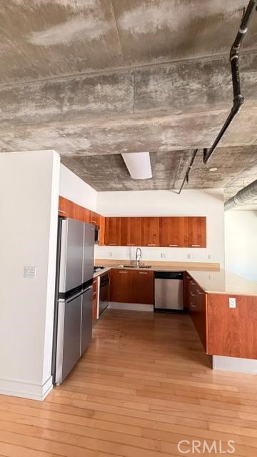 645 W 9th Street 618 Property Photo 8