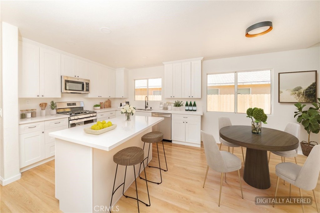 13555 Winewood Property Photo 4