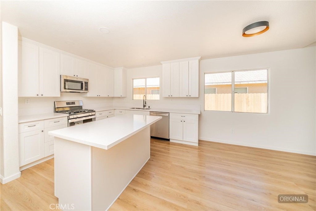 13555 Winewood Property Photo 5
