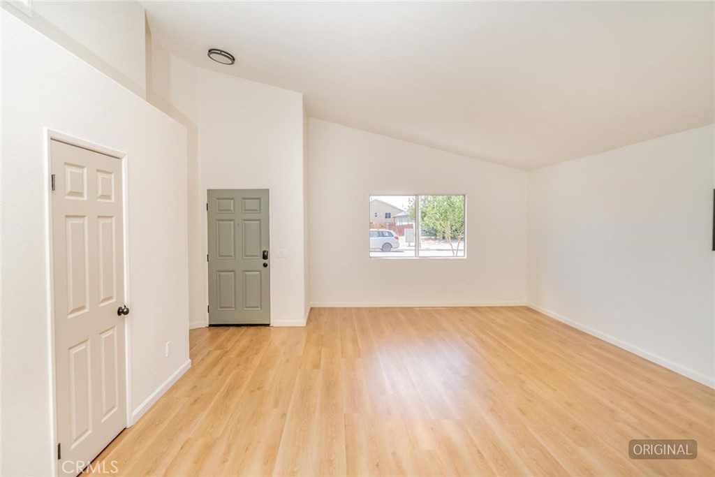 13555 Winewood Property Photo 7