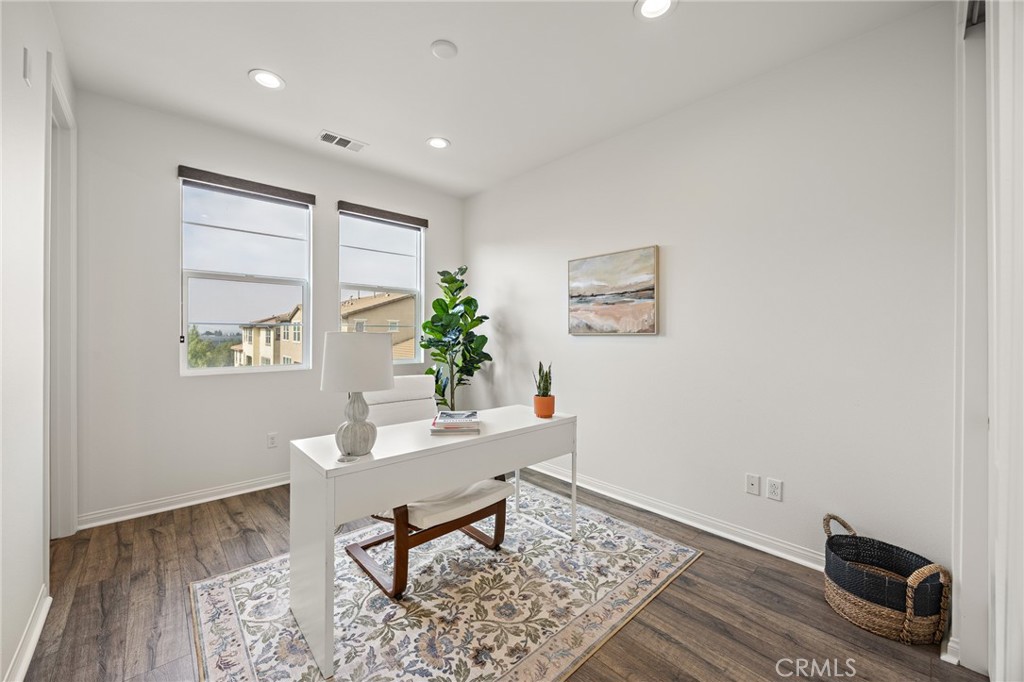 806 E Prommenade C Property Photo 25