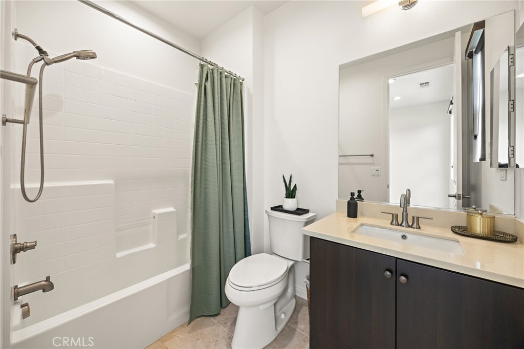 806 E Prommenade C Property Photo 27