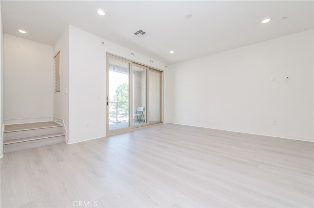 123 Cadence Property Photo 7