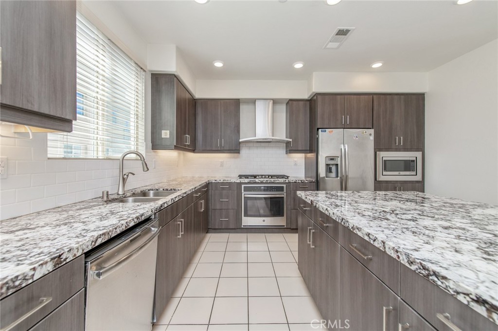 123 Cadence Property Photo 11