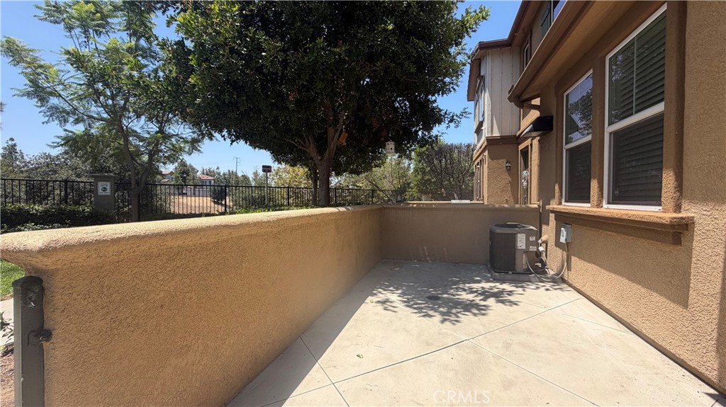 26049 Iris C Property Photo 2