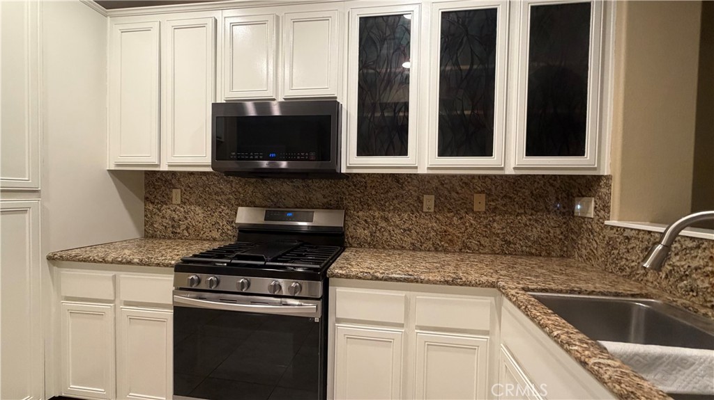 26049 Iris C Property Photo 7