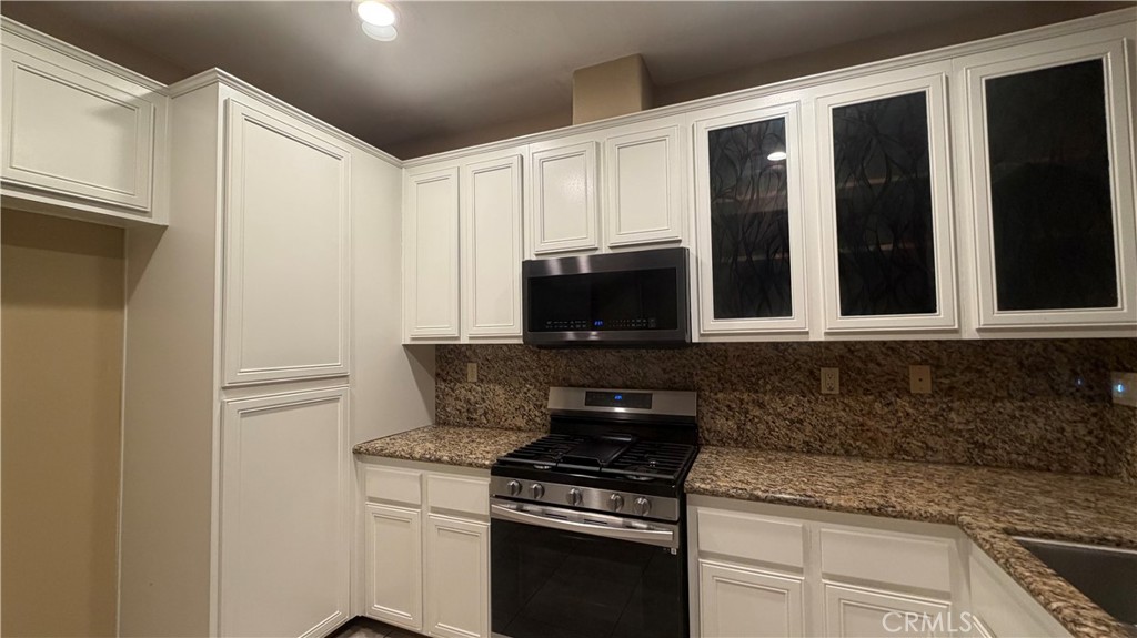26049 Iris C Property Photo 8