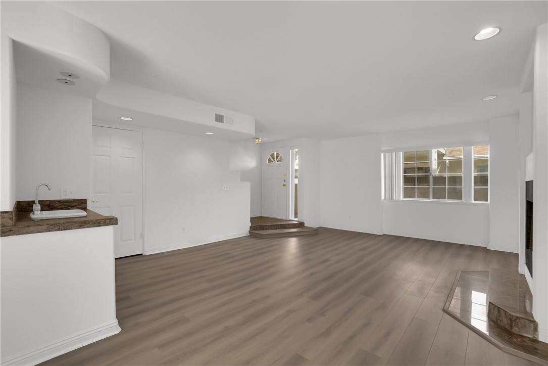 821 N Garfield Avenue 3 Property Photo 2