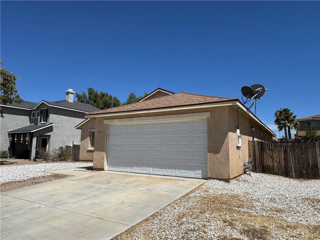 13579 Winewood Property Photo 3