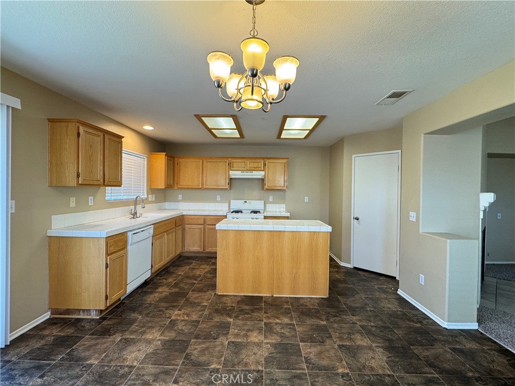 13579 Winewood Property Photo 7