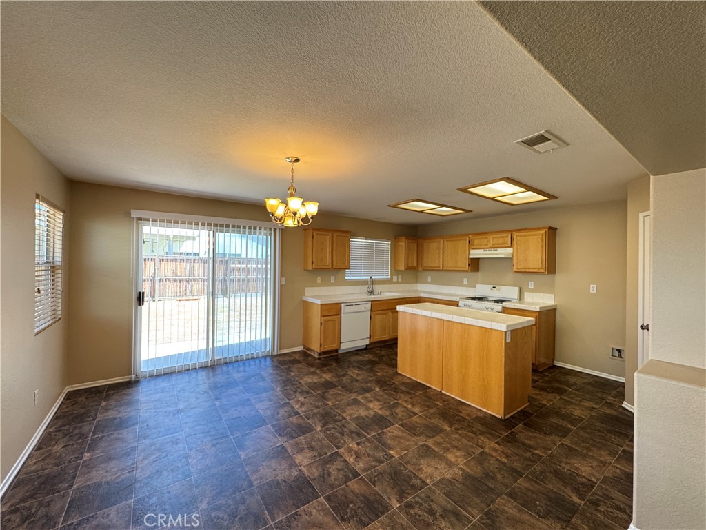 13579 Winewood Property Photo 8