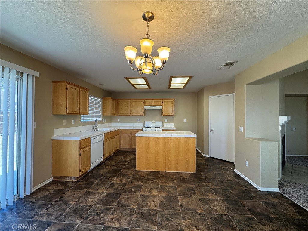 13579 Winewood Property Photo 9