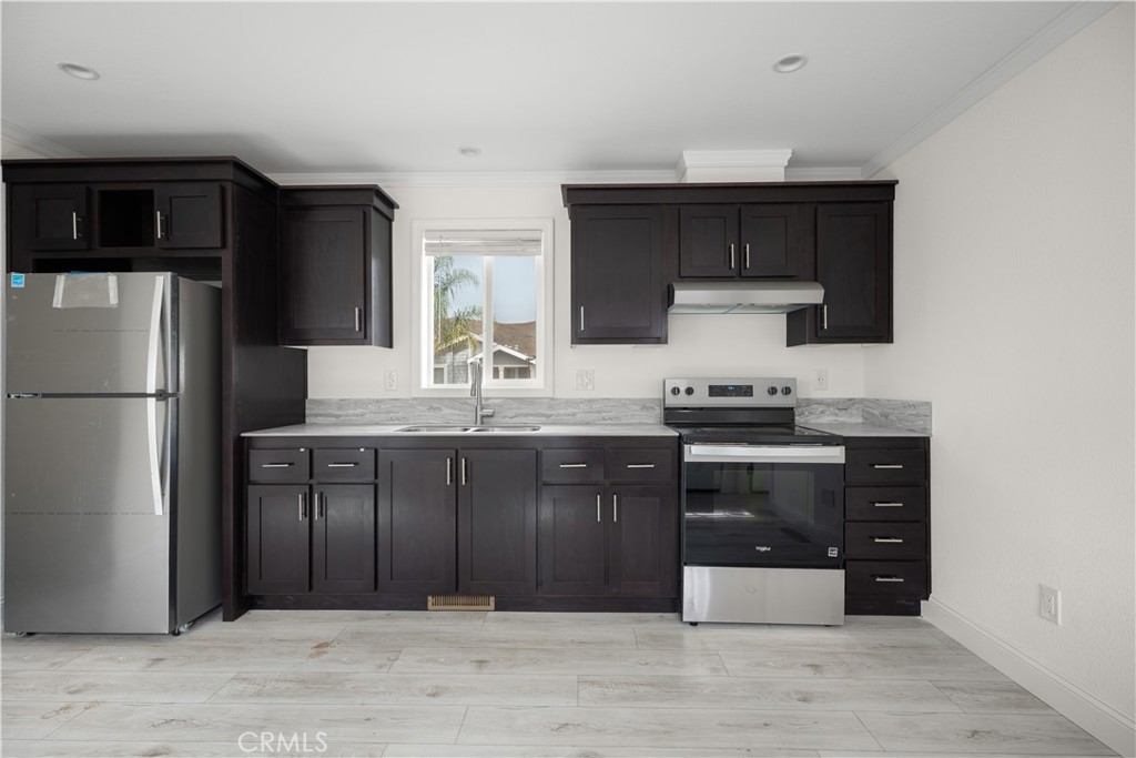 145 South Street A76 Property Photo 4