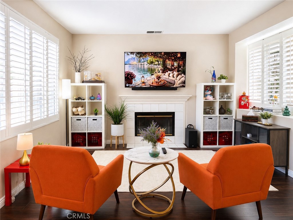 1536 Evans Avenue Property Photo 3