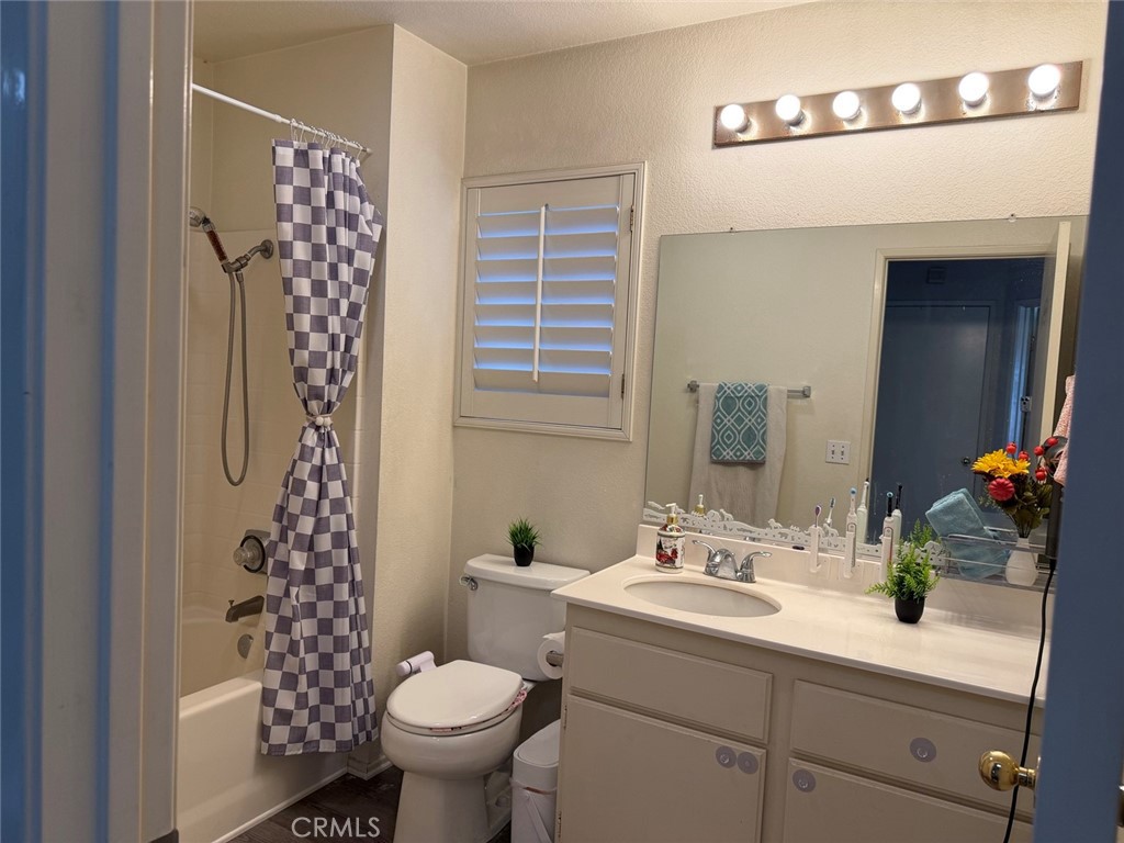 1536 Evans Avenue Property Photo 17
