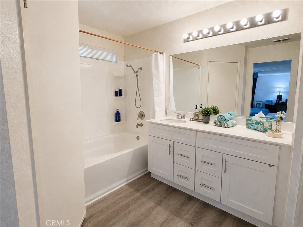 1536 Evans Avenue Property Photo 21