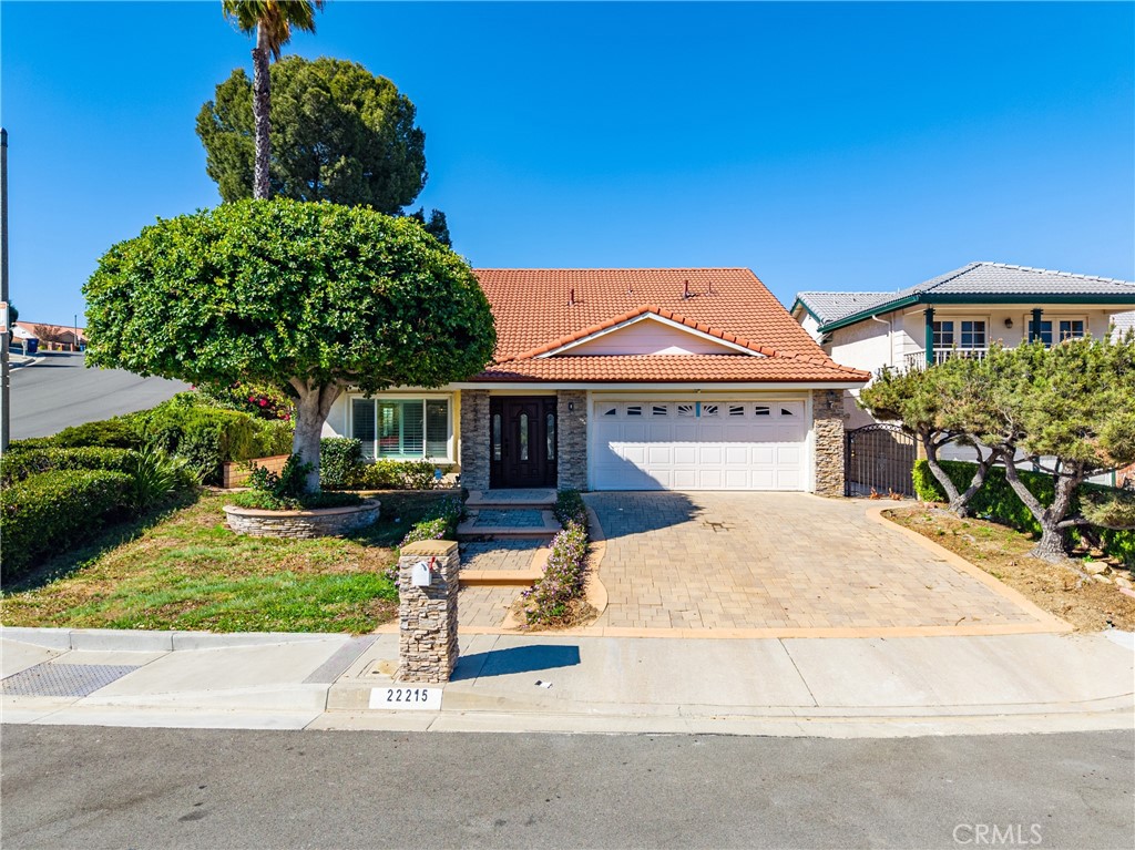 22215 Croll Court Property Photo 1