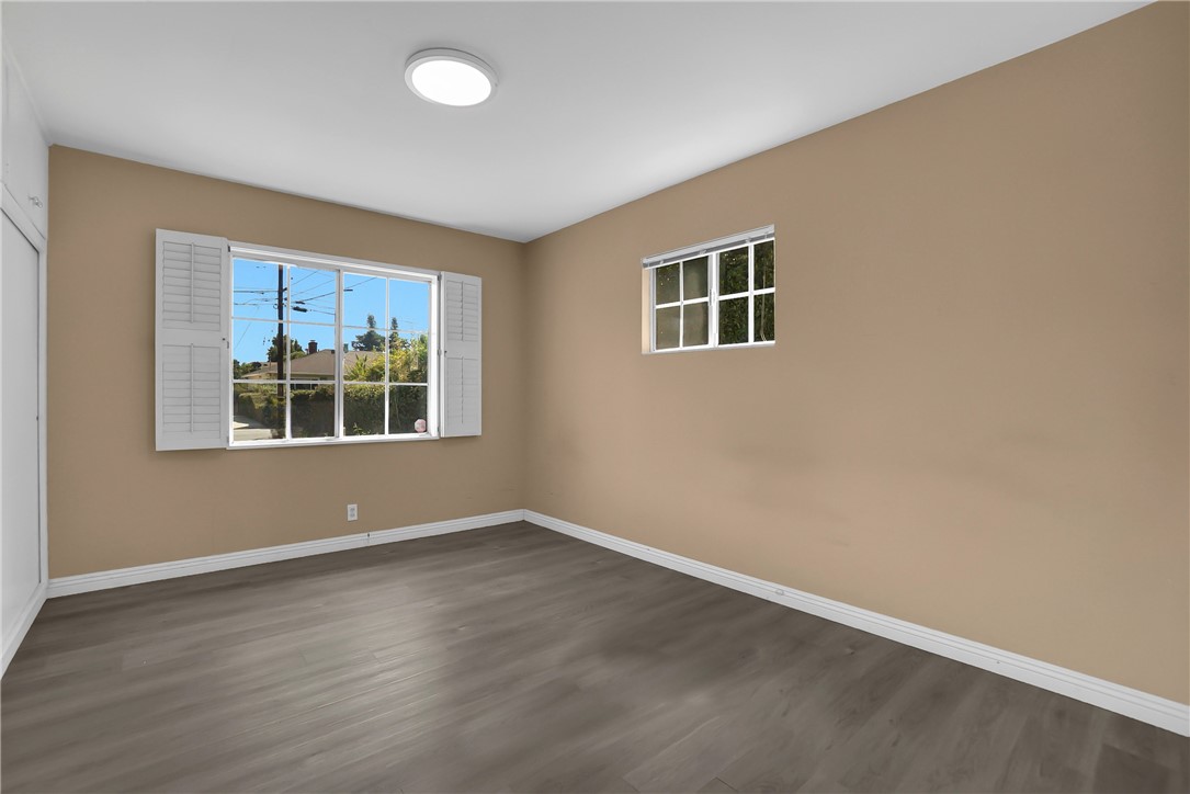151 E Wistaria Property Photo 27